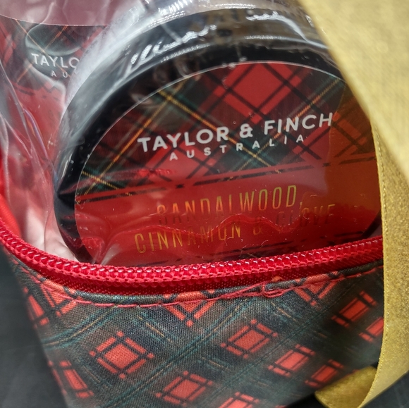 Taylor & Finch Holiday Gift Set - Picture 4 of 6